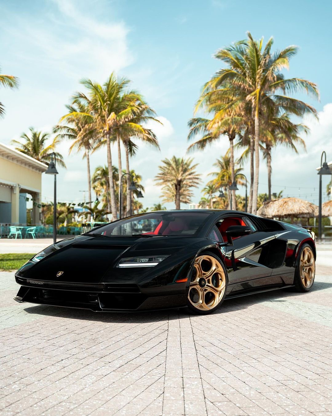 ランボルギーニ・カウンタック LPI 800-4：販売中！伝説を超える究極のスーパーカー