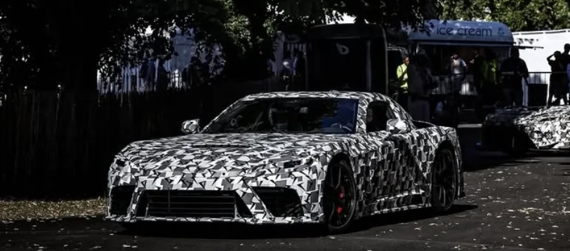 【速報】トヨタ新型スーパーカー公開！V8エンジン×電動化でレクサスから登場か