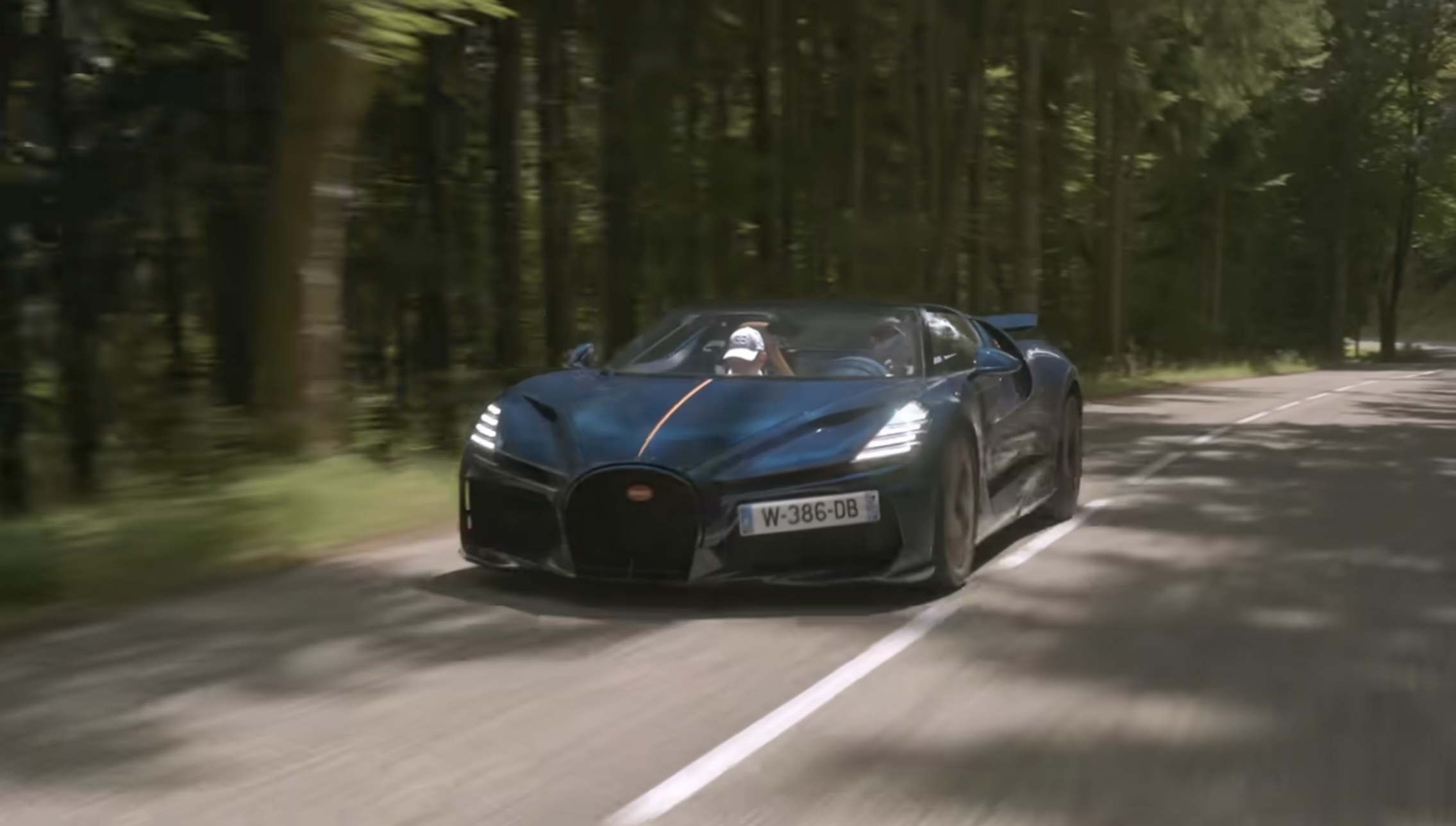 Bugatti W16 Mistralが282mph（453.91km/h）で“世界最速オープントップ”—最後のW16、99台、価格は約8.6〜8.9億円相当